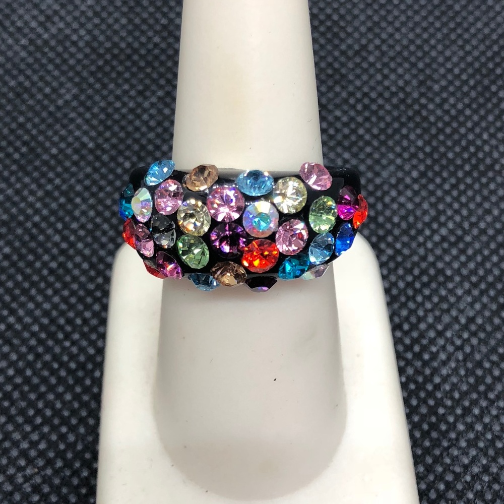 Fun and flirty swarovski crystal cocktail ring
